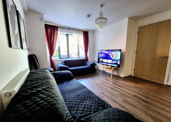 Explore London: 2 Bedroom House In Wood Green