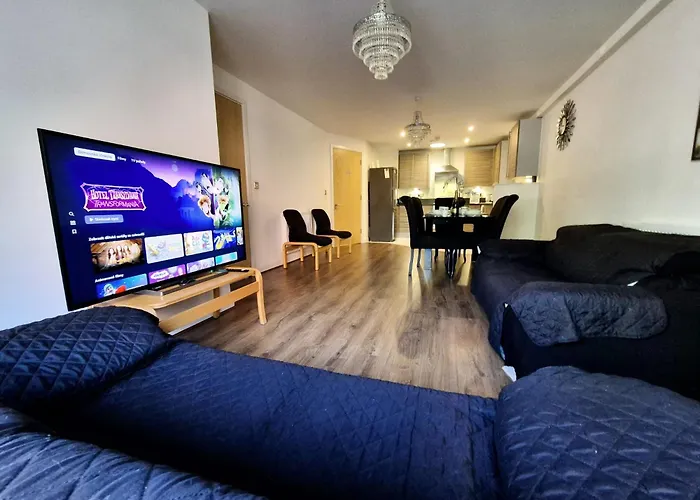 Explore London: 2 Bedroom House In Wood Green