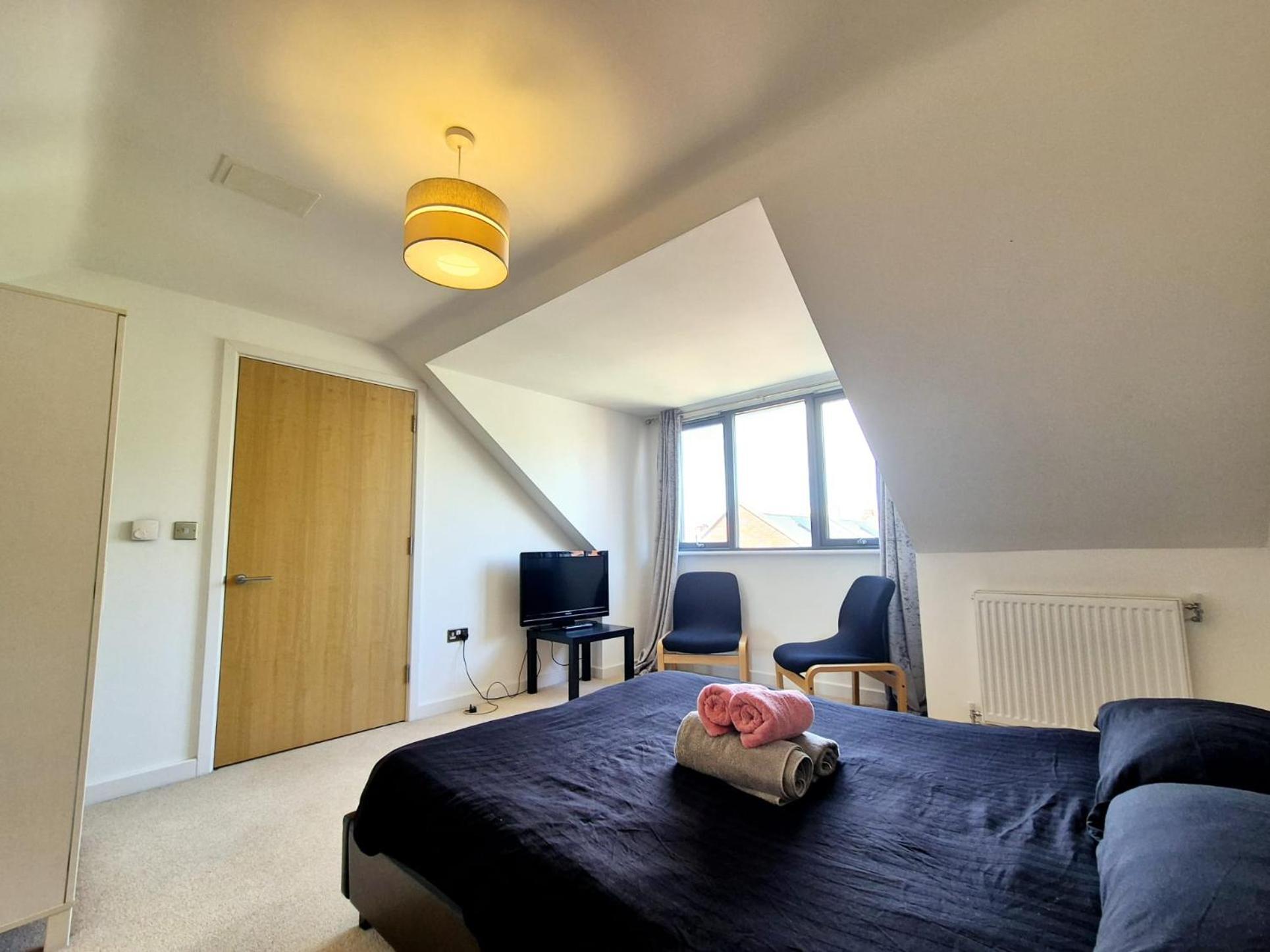 Explore London: 2 Bedroom House In Wood Casa de Férias *