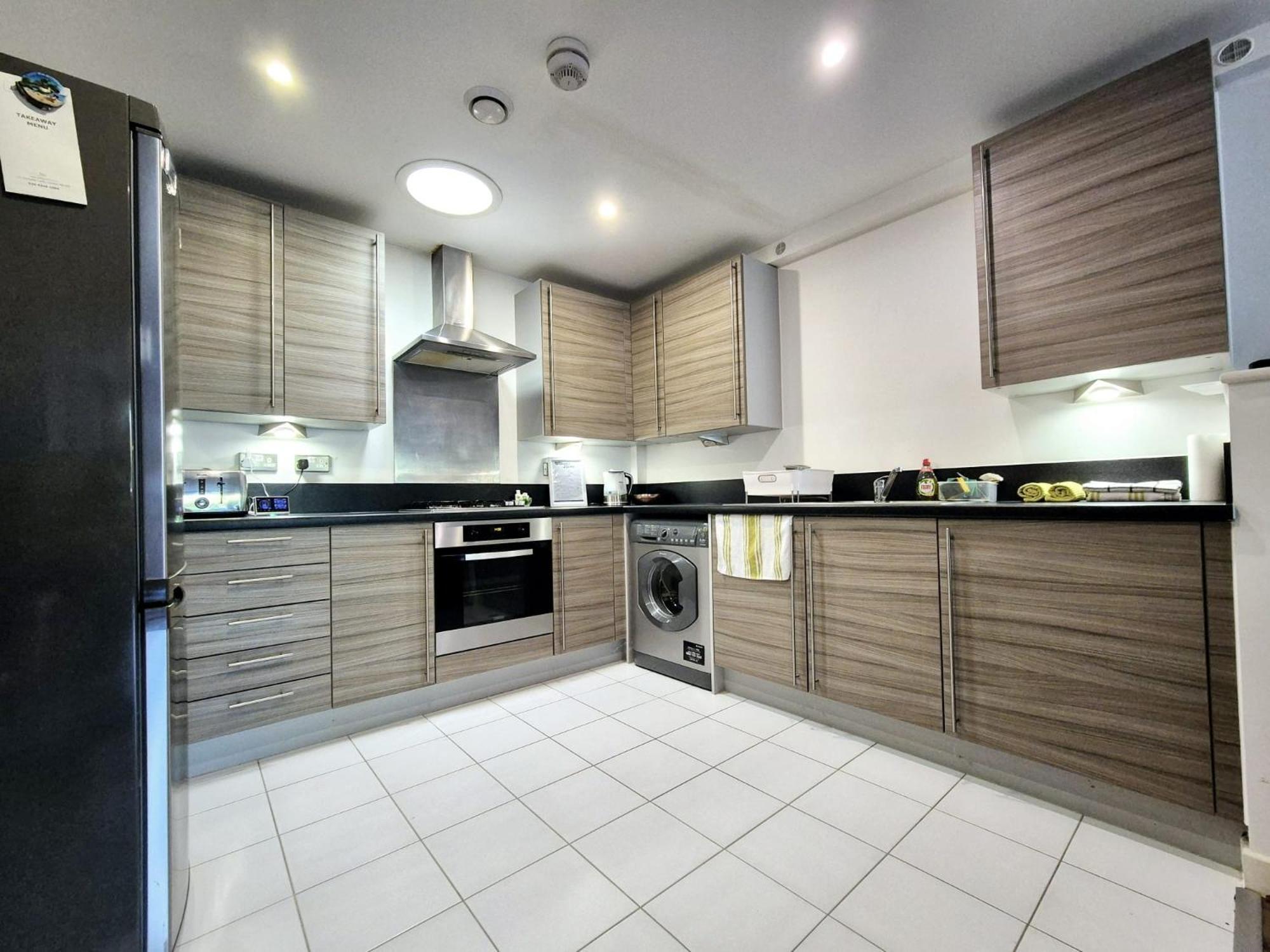 Casa de Férias Explore London: 2 Bedroom House In Wood Londres